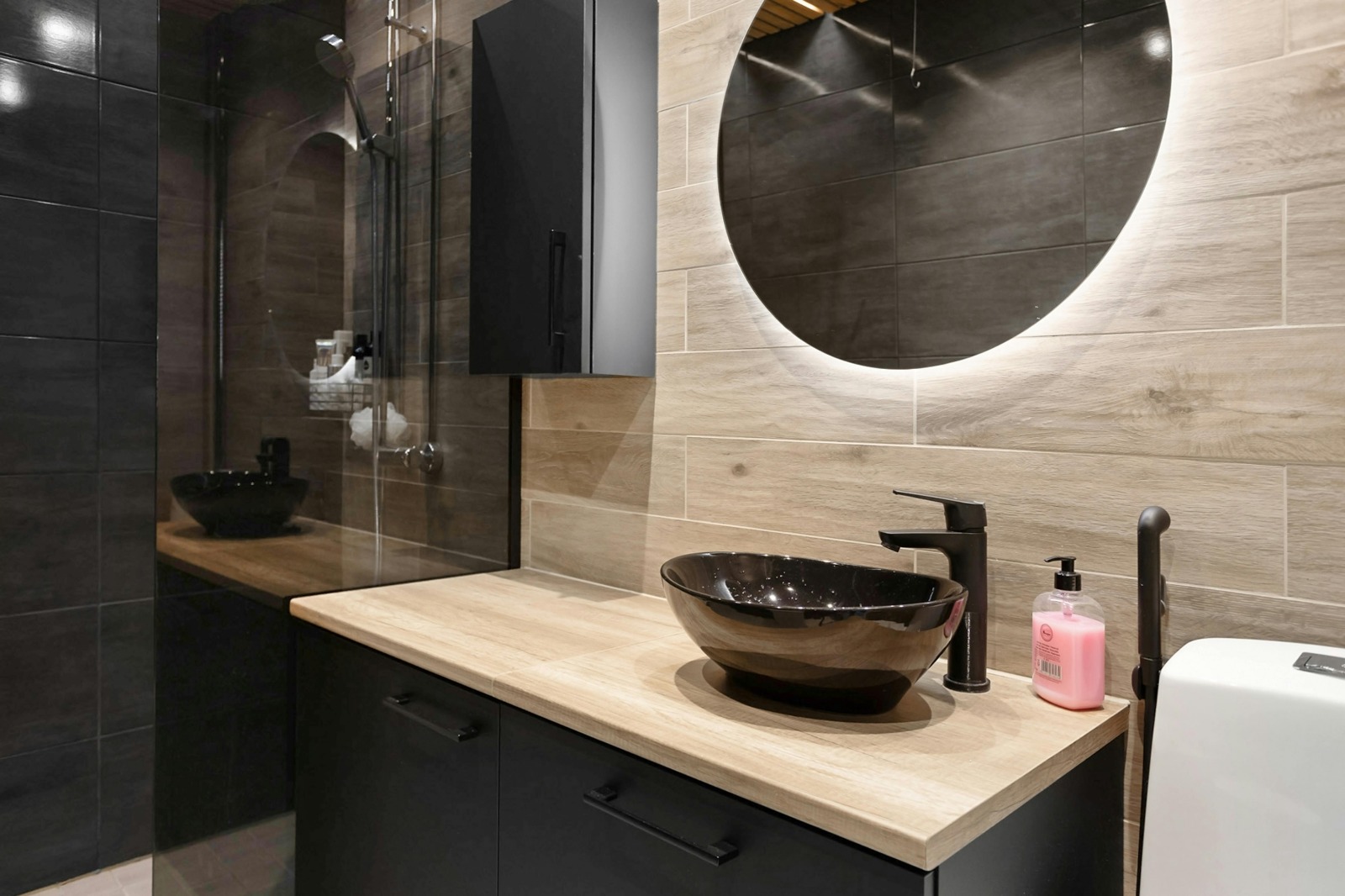 Why Sunny Shower USA is a Leader in Premium Shower Doors